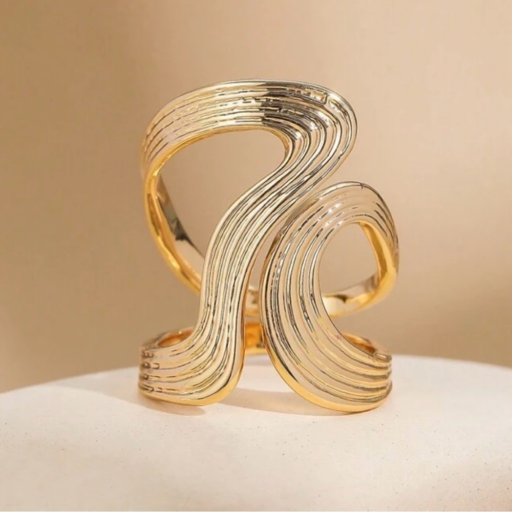 Gold Wave Statement Adjustable Ring - Picture 5 of 5
